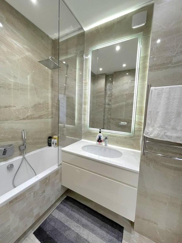 Vip Apartment 120M2 With Panoramic Windows, 22 Floor. Obolon Kiev Ngoại thất bức ảnh