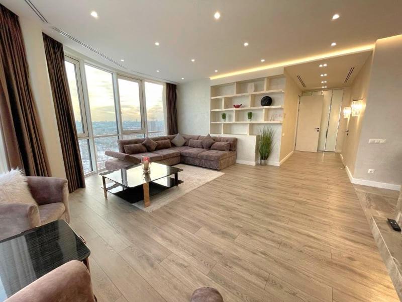 Vip Apartment 120M2 With Panoramic Windows, 22 Floor. Obolon Kiev Ngoại thất bức ảnh